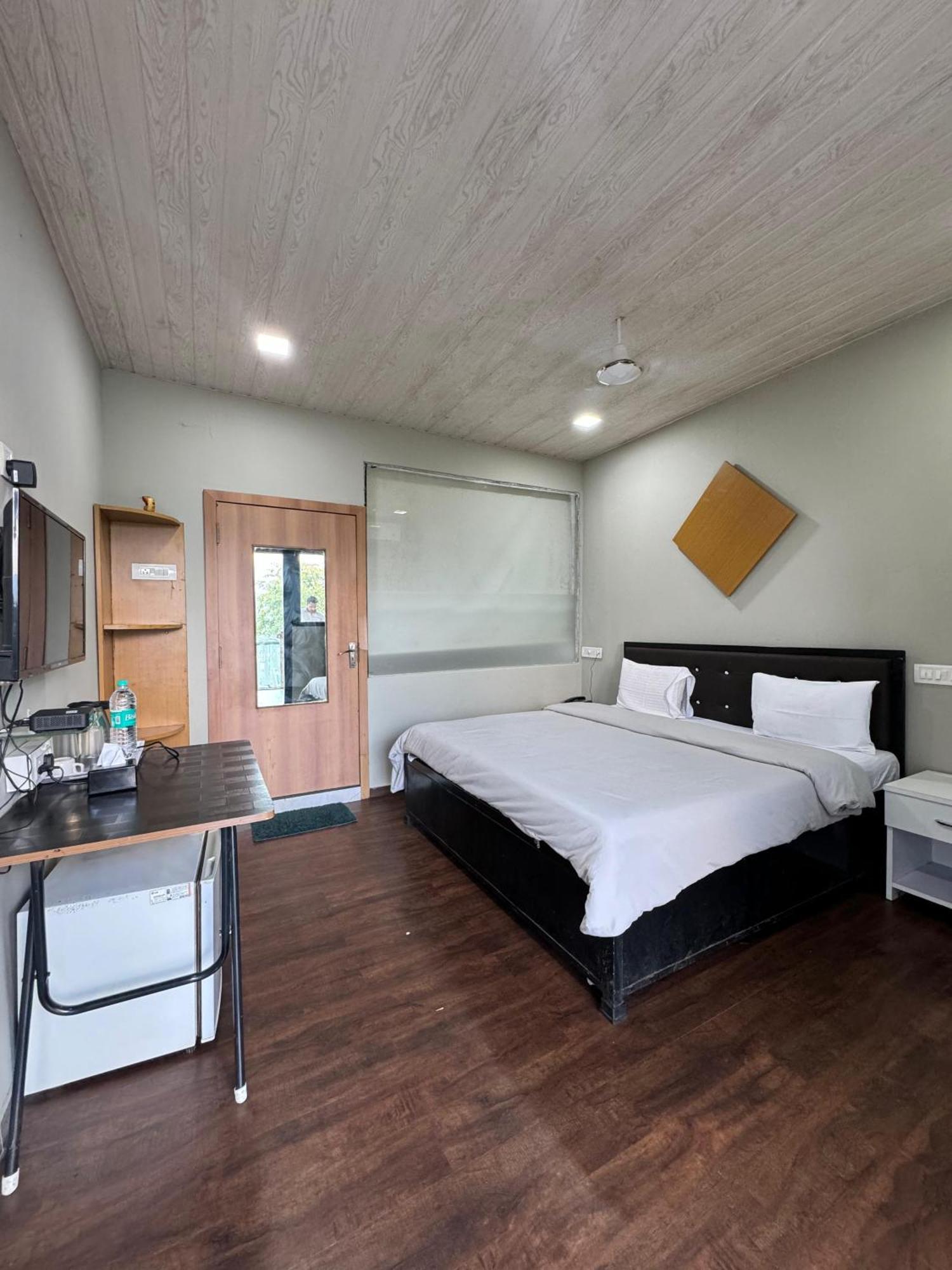 The Canvas Resort In Lonavla Extérieur photo