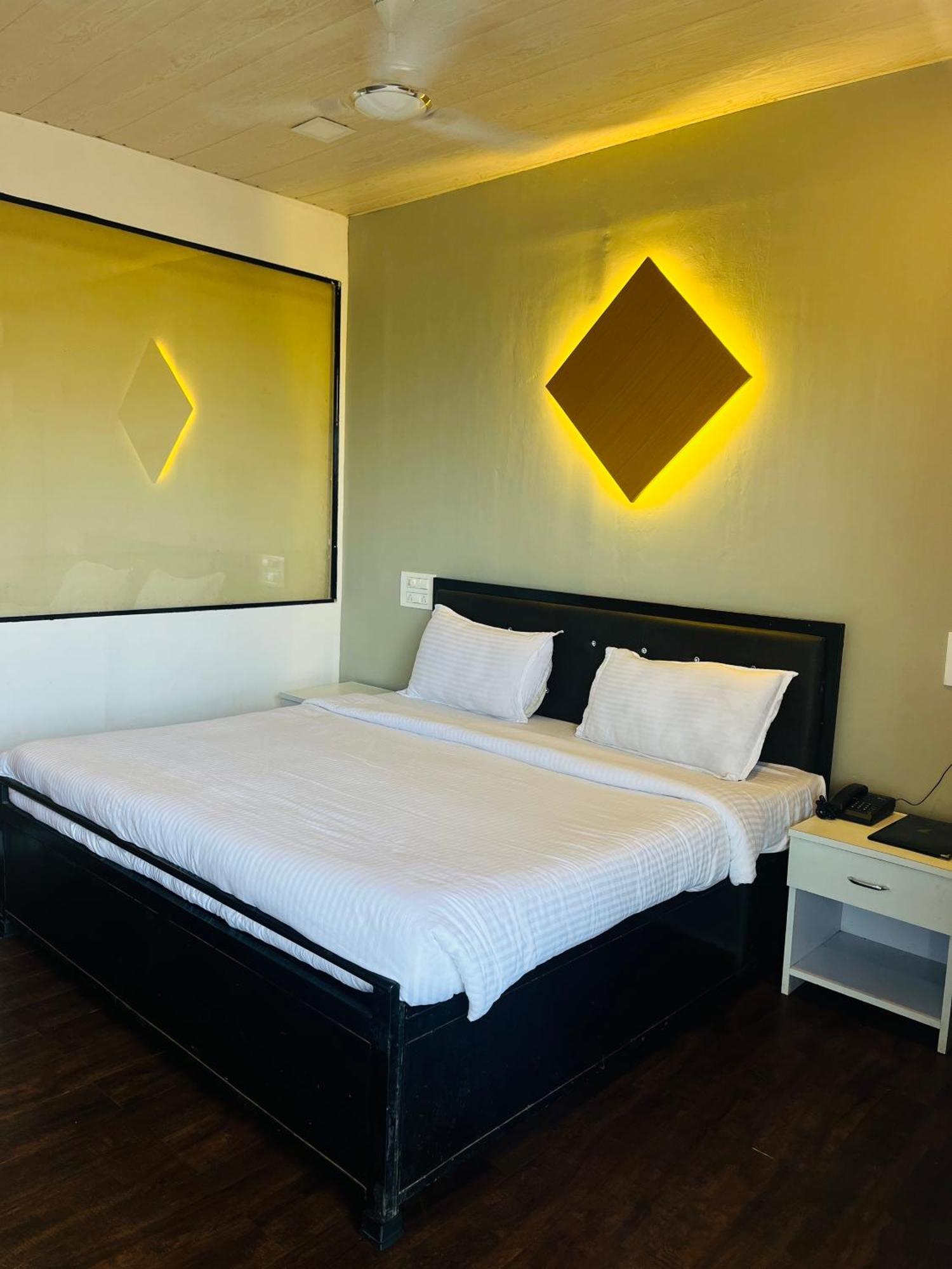 The Canvas Resort In Lonavla Extérieur photo