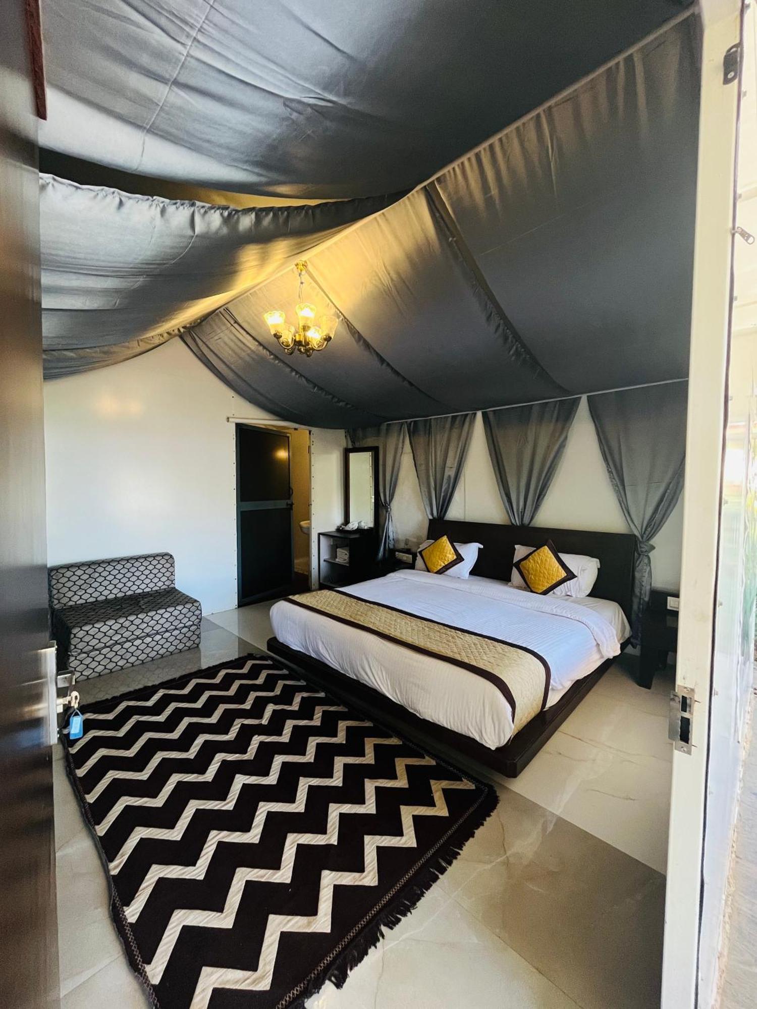 The Canvas Resort In Lonavla Extérieur photo